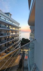 Side Sea View Apartment