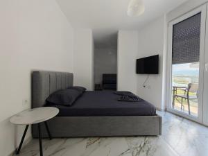 Side Sea View Apartment
