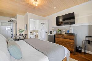 Historic Riverview Inn Two