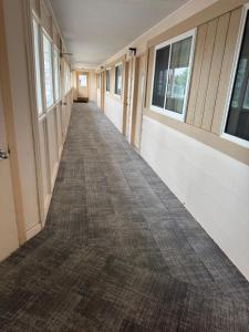 Parkway Motel & European Lodges
