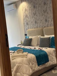 Julia House 7