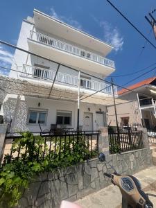 Matina and Thaleia Apartments