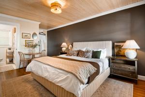 Historic Riverview Inn Three