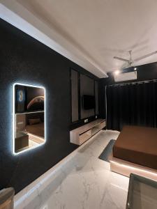 Moon escape studio