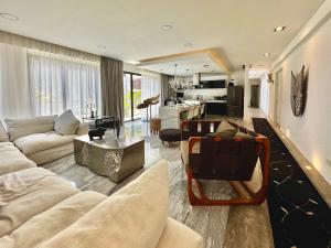 Black House - Stylish 3BR in Aldea Zama with Rooftop