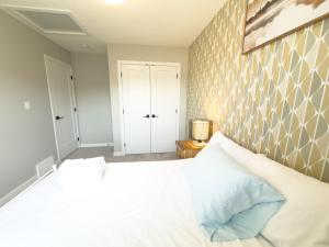 Vacation rental home -1min to highway