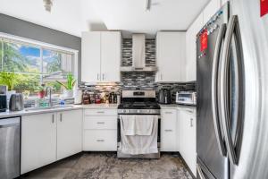 Friendly Delta Home by Golf Course Sleeps 2