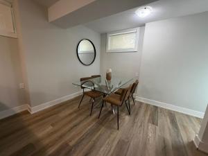Urban Chic Getaway in Lansdowne Comfort & Style