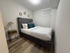 Urban Chic Getaway in Lansdowne Comfort & Style