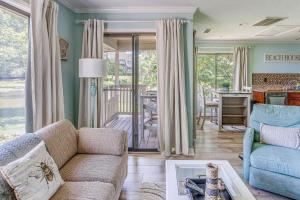 Poolside Days, Ocean Strolls! Myrtle Beach Retreat