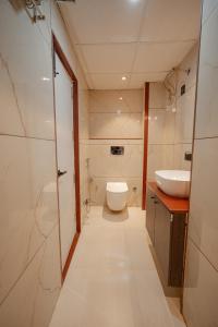Gangaprasth Royal Stay - Near Kashi Vishwanath