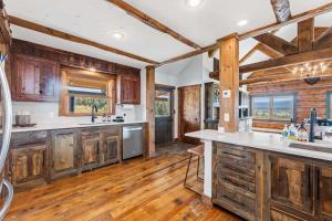 Mountain Gem in Alma - Views Game Room