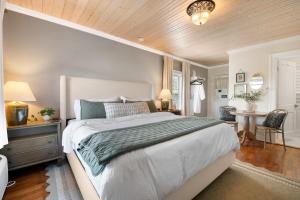 Historic Riverview Inn Eight