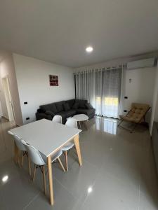 Eli`s house