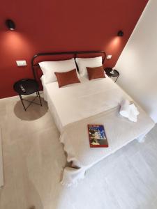 Triscele Apartments
