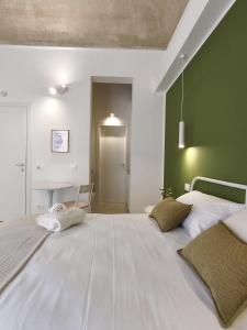 Triscele Apartments