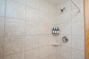 Cottonwood Hot Springs Inn & Spa