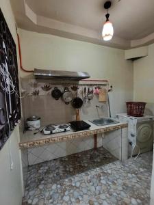 Spacious 3-Floor 6-Bedroom House, 30pax