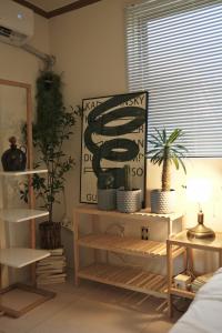 4 minutes on foot from Sinchon Station, Hongdae, Hapjeong, Myeongdong Near Daiso and department stores 2 rooms and 1 bathroom, luggage storage