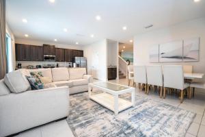Amazing 6-bedroom home with private spa