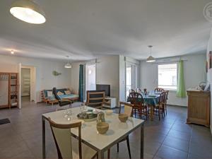Appartement Moderne avec Balcon et Internet Fibre à Saint-Genest-Malifaux - FR-1-496-228
