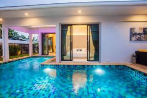 Duangtham Pool Villa Tree Bed Room
