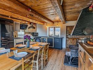 Chalet authentique, vue Mont-Blanc - 8 pers. - FR-1-885-45