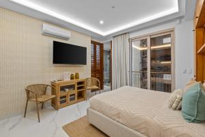 Artee 378 1BR1BA in Zona Romantica, AC, Pool
