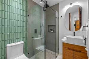 Artee 378 1BR1BA in Zona Romantica, AC, Pool