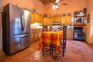 Casona Colonial Céntrica Familias Parejas Asador Juegos Guía Turística