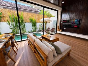 Private Pool Villa Seminyak Walk to Eat Street