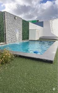 House with Private Pool BBQ Beach 15 Min Away