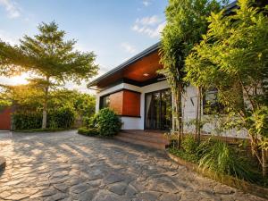 Nhà Mình Garden Homestay