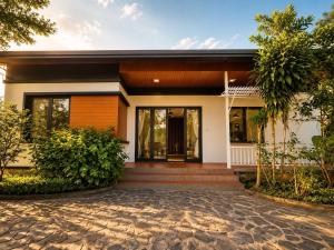 Nhà Mình Garden Homestay