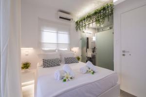 Acropolis area small studio with Hot tub and terrace view
