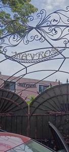 Mavros Garsoniera