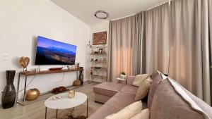 UNO Brand New AC Apartment in City Center