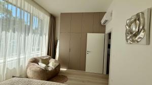 UNO Brand New AC Apartment in City Center