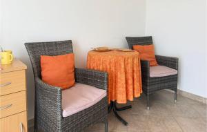 Nice Apartment In Jesenice Dugi Rat With Wifi