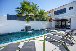 Luxury retreat villa with private pool