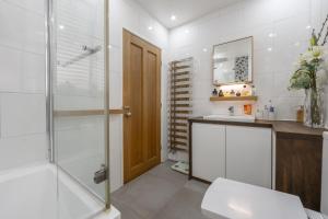 3BR Home in Newton Near Chester Centre - Free Parking