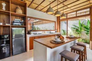 Tropical Bamboo Villa luxury Aliapard II