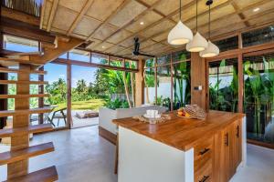 Tropical Bamboo Villa luxury Aliapard II