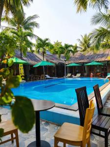 OXY Cave Homestay Mũi Né
