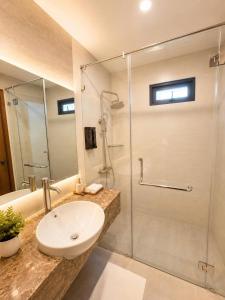 LAVISH OCEAN INN Đà Nẵng