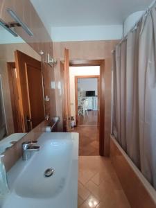 Ampio Appartamento in paese - Santa Teresa di Gallura