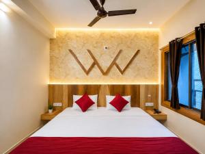 Hotel Sairaj inn - Restaurant - Free Wi-Fi - Premium Rooms - Balcony - Parking