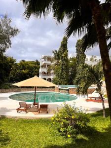 Beverly Suites - Two Bedroom Apartment 2-5min to Beach
