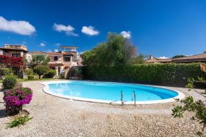 Villa Smeralda - Pool, Private Garden & Beach 100m