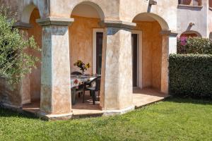 Villa Smeralda - Pool, Private Garden & Beach 100m